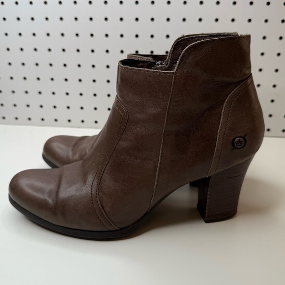 Born Women's Boots 10M Ankle Booties Light Brown Leather Block Heels Zip Up - Picture 11 of 16
